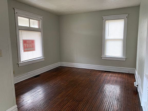 2nd image of 731 E Kansas St