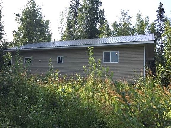 3rd image of 718 Barnum Dr