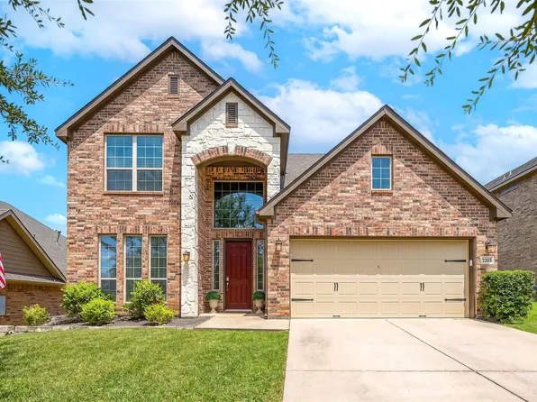 2203 Parker Ct, Brenham, TX 77833