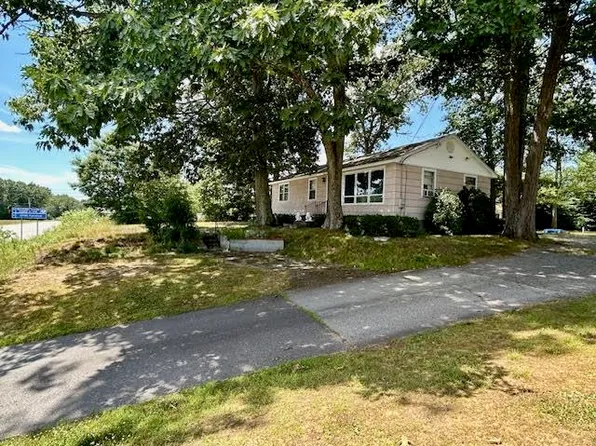 220 Calef Highway, Epping, NH 03042