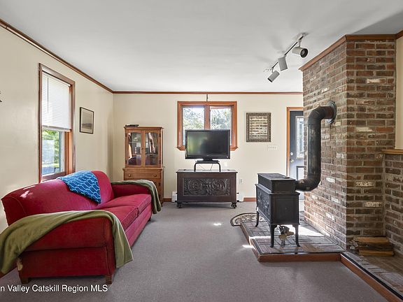 3rd image of 18 Taft Road