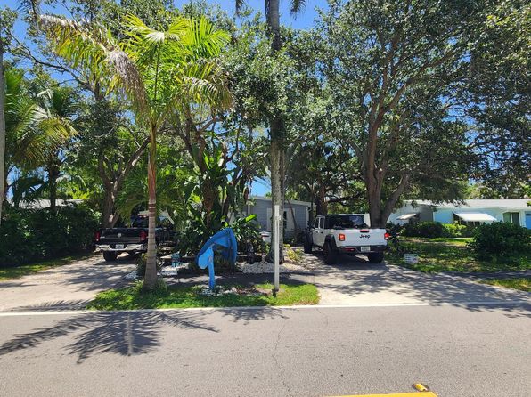 305 S Loxahatchee Dr