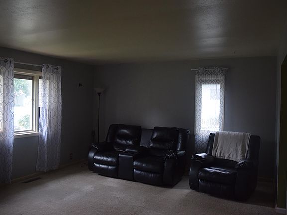 3rd image of 1220 Dennis Dr