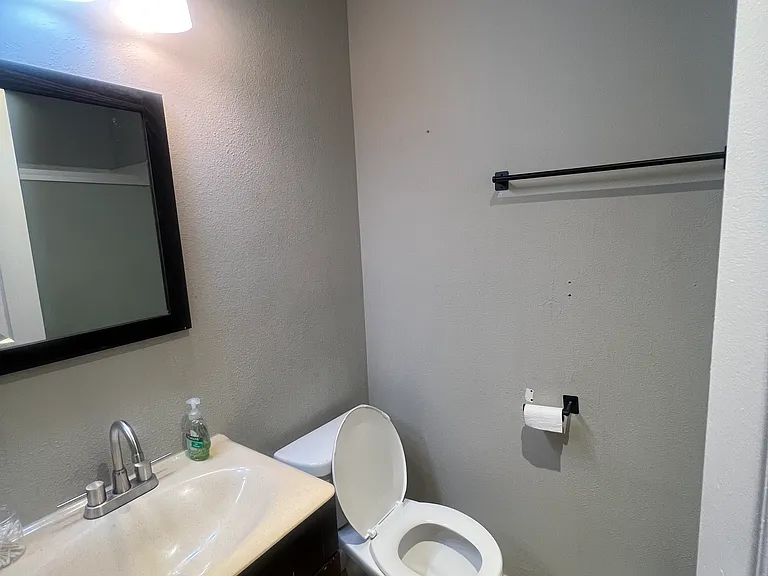 21815 Saticoy St #35 — Photo 15