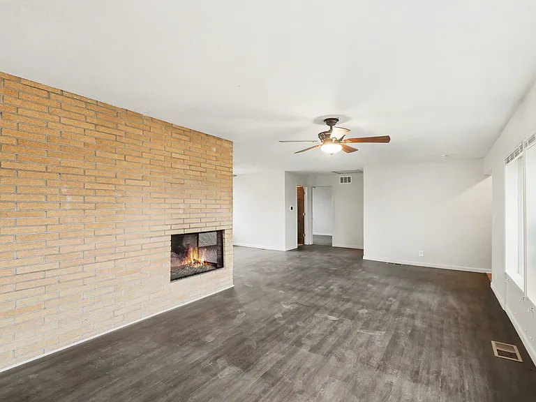 713 NW Black Twig Ln — Photo 9