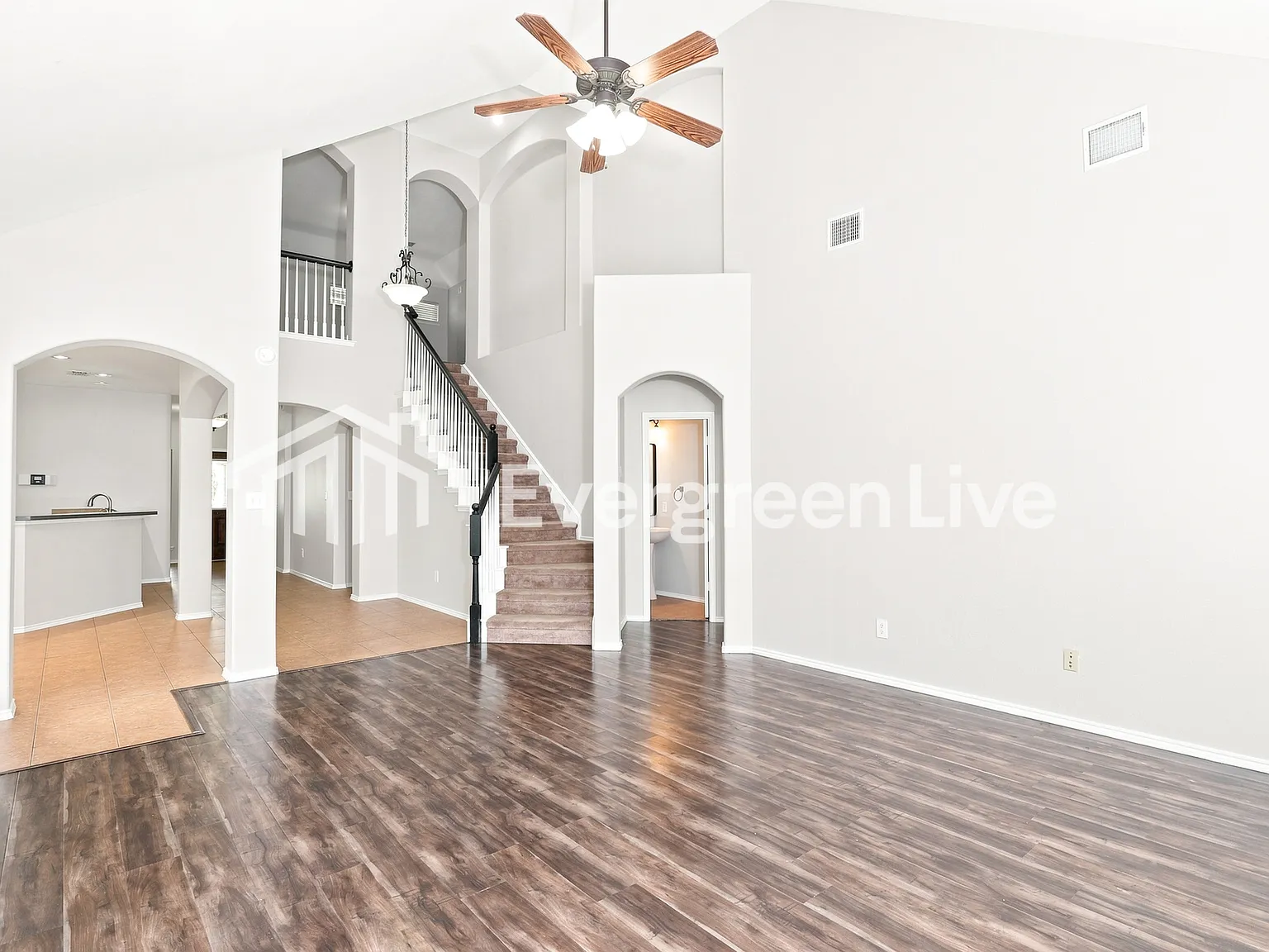 3 bed, 2.5 bath, 2516 sqft, $2,445 — Photo 2