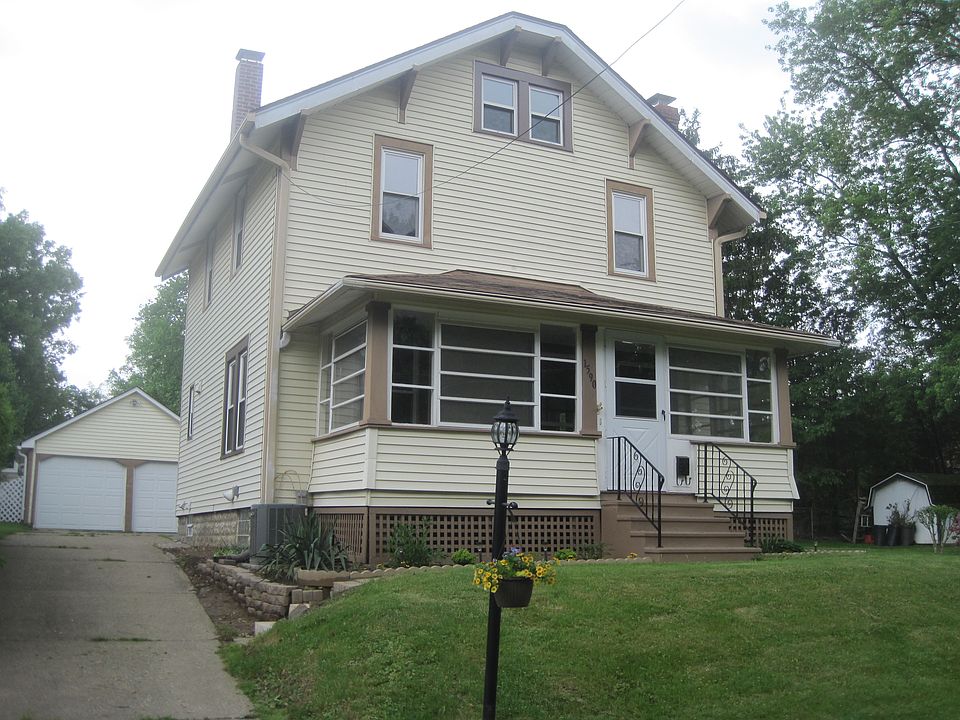 1st image of 1590 Park Dr