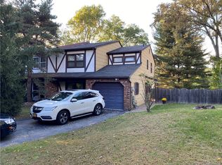 4 Karin Ct, Valley Cottage, NY 10989