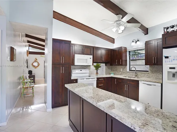 117 Gate Rd #3-63, Hollywood, FL 33024