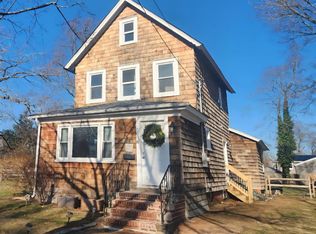 243 Locust Ave, Babylon, NY 11702