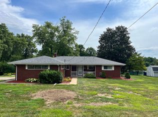 33 Lakeview Acres Dr, Collinsville, IL