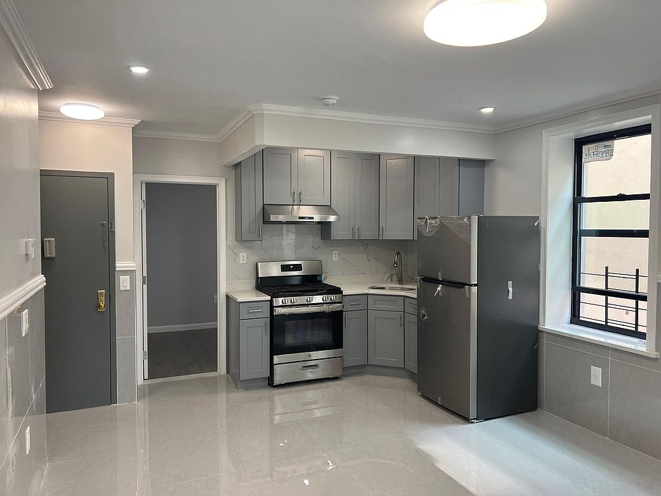 1st image of 212 Bay 34 St #2R