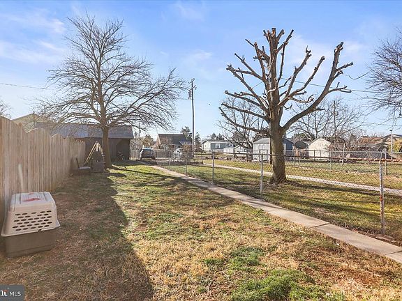 3rd image of 338 3rd St