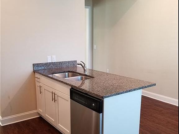 3rd image of 114 Linden Ave