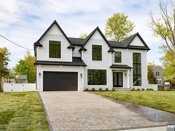 40 Godfrey Ter, Glen Rock, NJ 07452