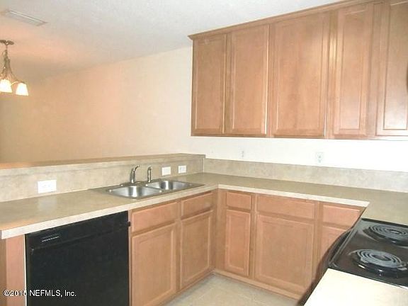 4th image of 818 S Black Cherry Dr