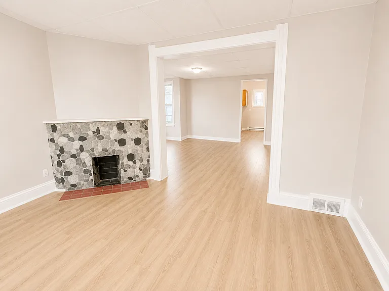 456 Arden Pl — Photo 2