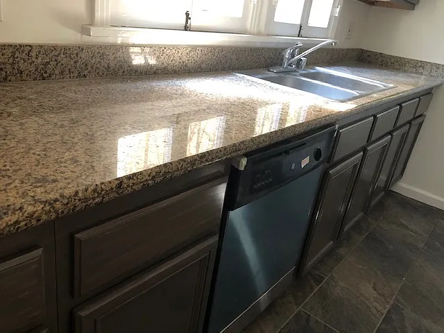 KITCHEN GRANITE COUNTERTOP
