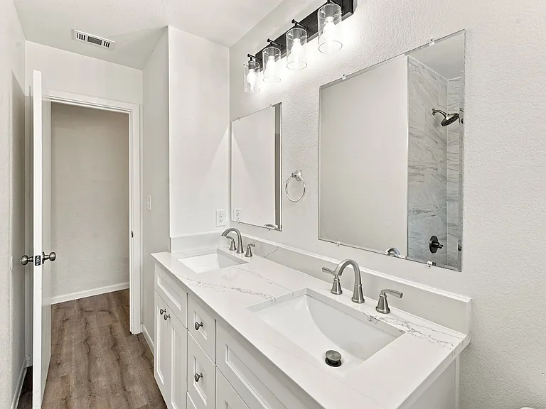 1411 W Shields Dr — Photo 14