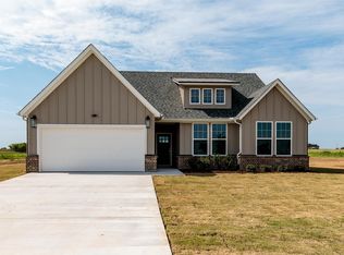 241 Vineyard Ln, Springlake, TX 79082