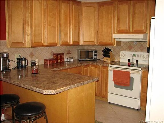 kitchen including nook