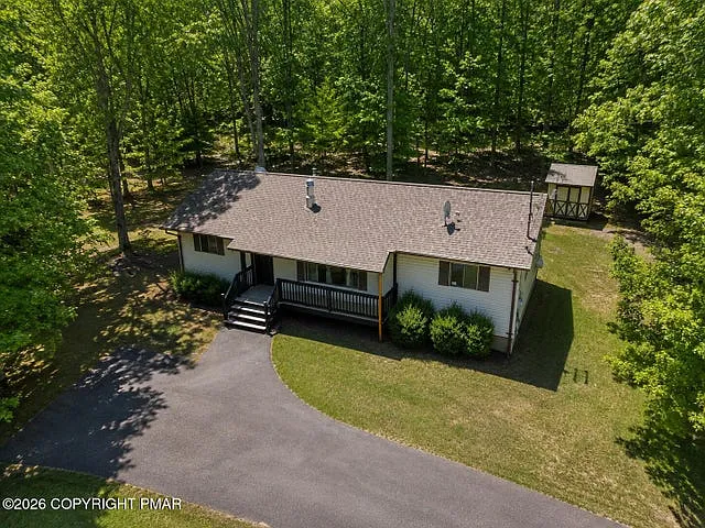 1215 Steele Cir — Photo 2