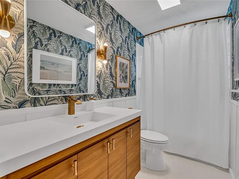 2449 Breakwater Cir — Photo 22