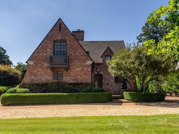 2445 Fairway Dr, Birmingham, AL 35213