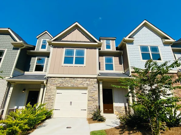 1097 N Village Dr, Decatur, GA 30032