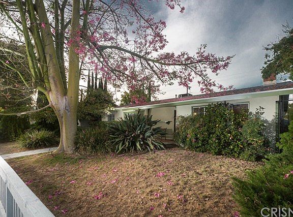 2nd image of 23741 Vanowen St