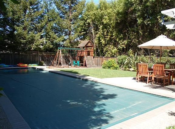 3rd image of 595 Crawford Dr