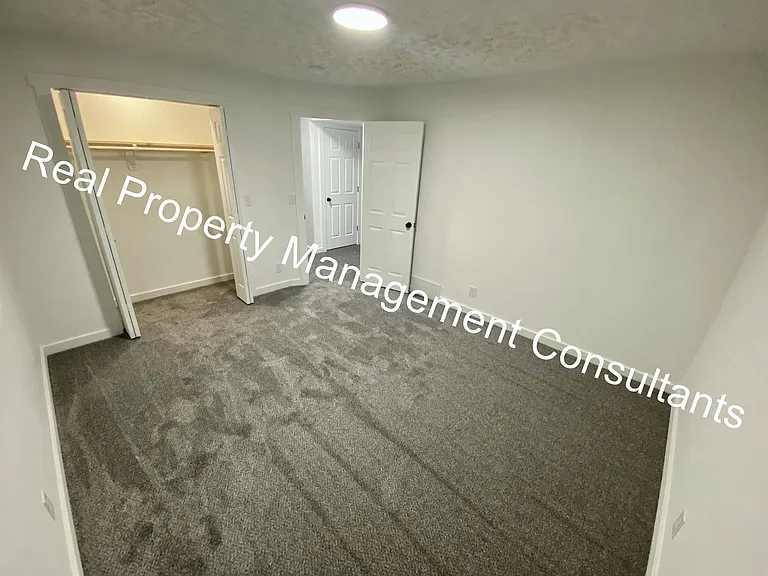 1001 Twin Oaks Ter — Photo 27