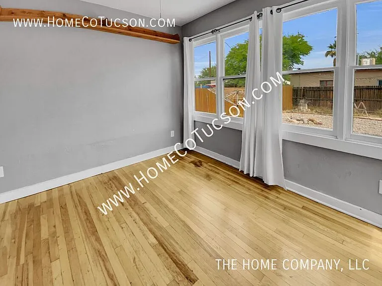 1401 N Camilla Blvd — Photo 27