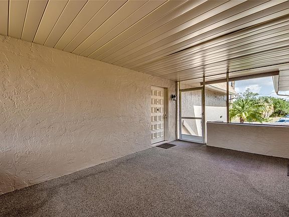 3rd image of 1697 Golf Club Dr APT 6