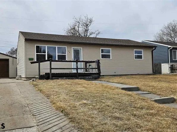 89 Spring Valley Ln, Gering, NE 69341
