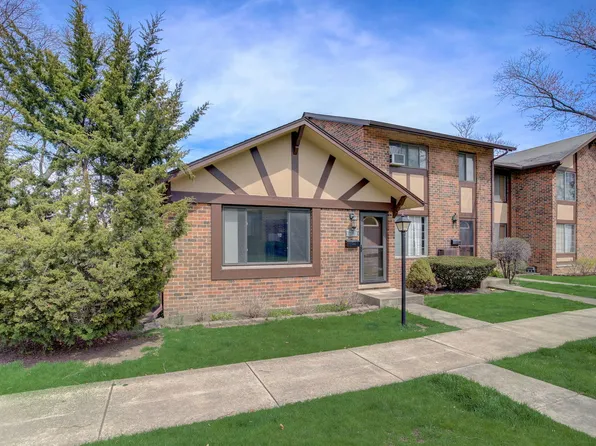 17W710 Kirkland Ln, Villa Park, IL 60181