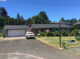 2330 E Whiteaker Ave, Cottage Grove, OR 97424