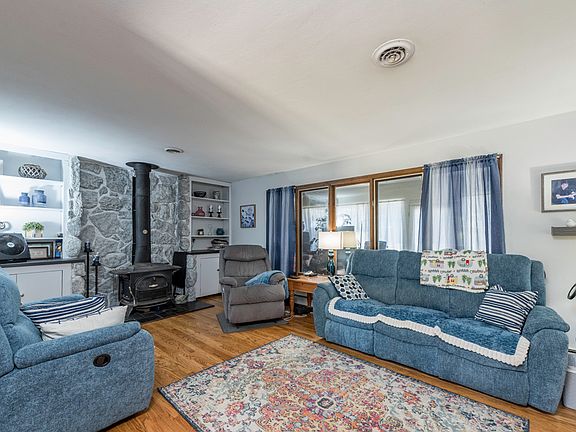 4th image of 411 Thompson Ave