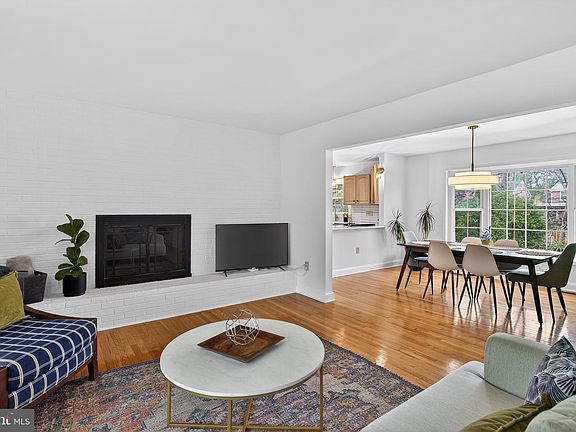 4th image of 328 Sheridan Ave