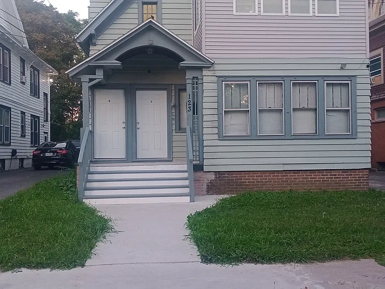 123 Onondaga Ave #2 — Photo 1