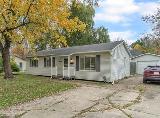 810 N East St, Fenton, MI 48430