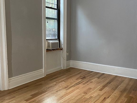 4th image of 146 Stanton St #1AB