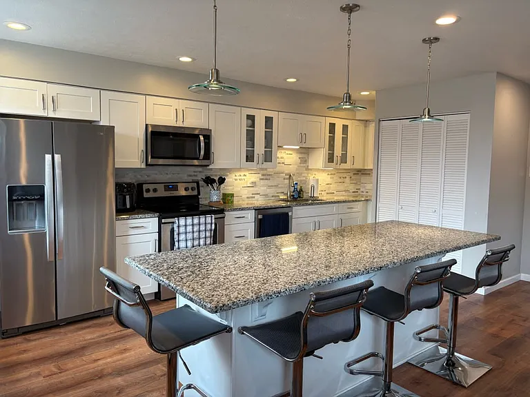 144 N Dithridge St #614 — Photo 4