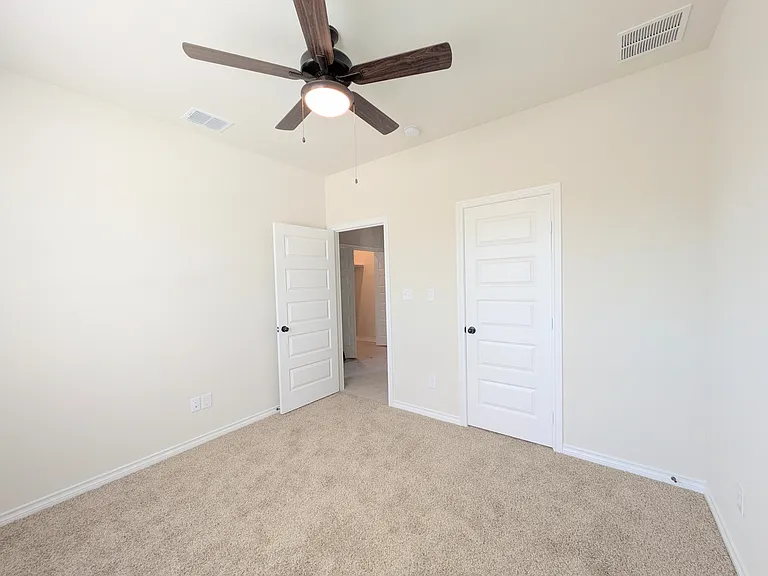 2250 W Bridge St — Photo 11