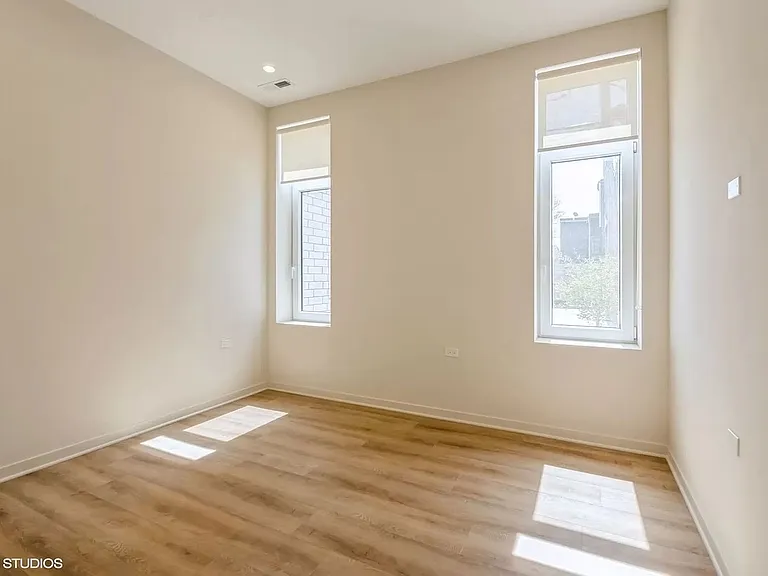 3154 N Tripp Ave #305A — Photo 20