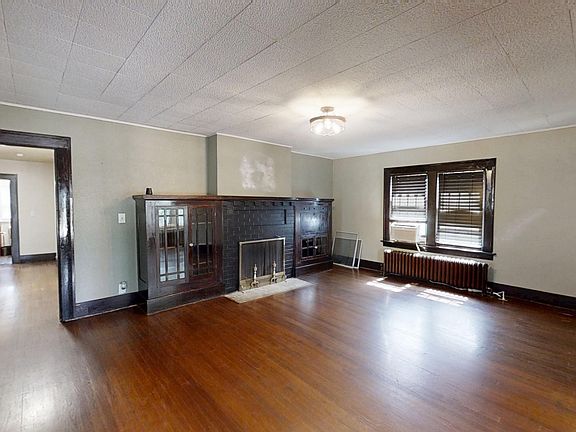 3rd image of 467 Cy Ave