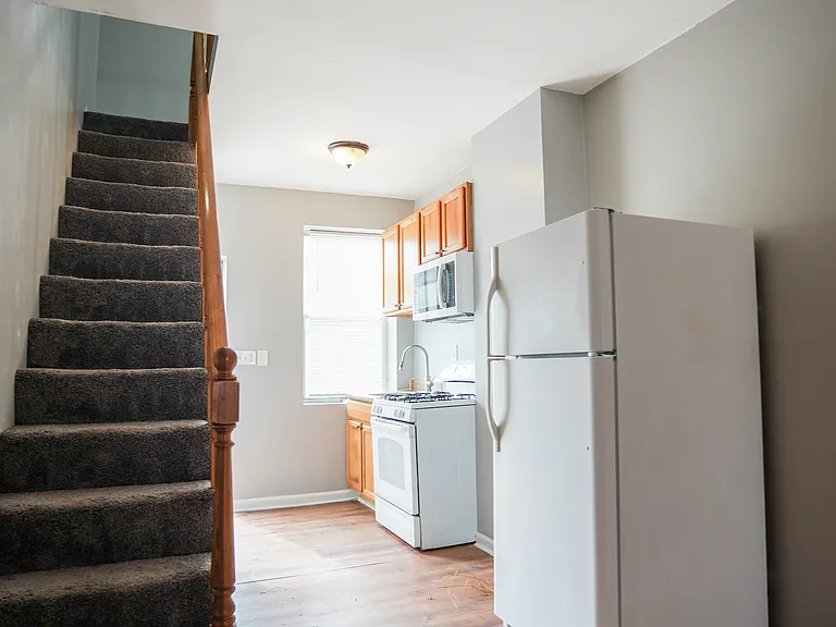 2532 Francis St — Photo 5