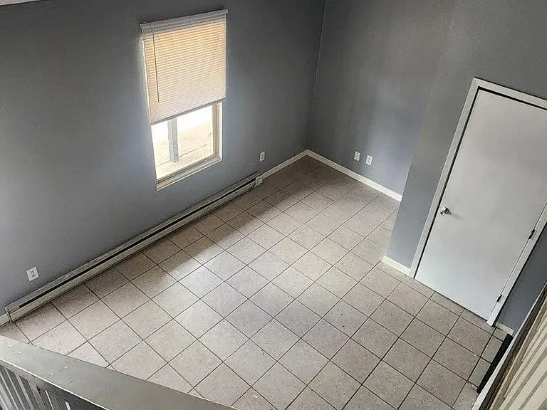 524 E Ridgely Ave — Photo 5