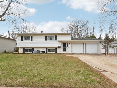 173 Dartmoor Dr, Crystal Lake, IL, 60014