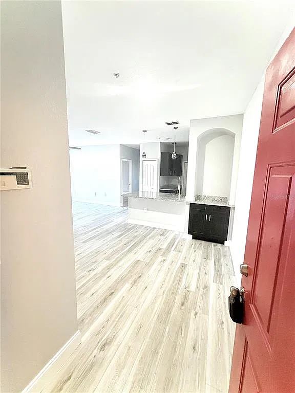 4 bed, 2.0 bath, 1372 sqft, $2,500 — Photo 2